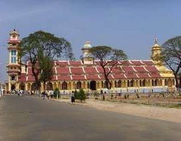 Cu Chi tunnels & Cao Dai temple
